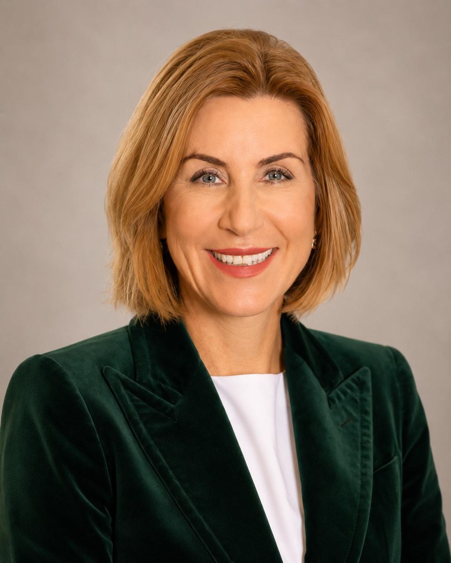 Portrait — Alexandra Feuerstein